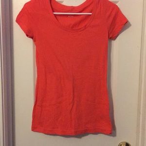 Scoop neck tee